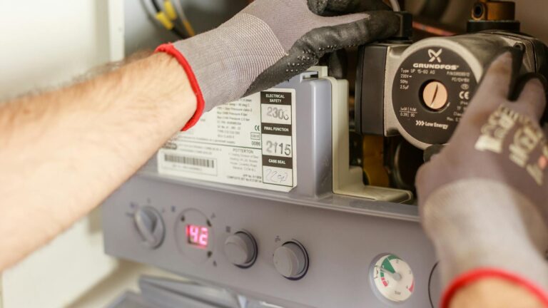 Pourquoi votre chaudière fait du bruit : 5 causes à vérifier