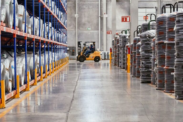 Optimiser le rangement d&rsquo;un entrepôt : les clés d&rsquo;une organisation efficace